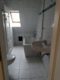 helle Dachgeschosswohnung mit französischen Balkon - Bad mit Fenster und Badewanne